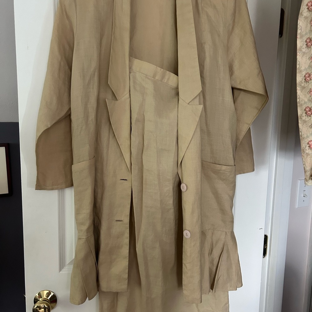 Scott McClintock Tan Blazer with matching skirt